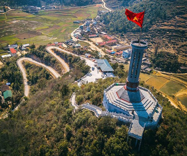 Các điểm du lịch ở huyện Đồng Văn hoạt động trở lại - Anh 1