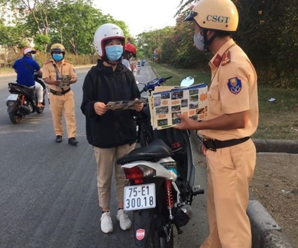 Từ 15.5, tổng kiểm soát phương tiện đường bộ: Được dừng tất cả các xe - Anh 1