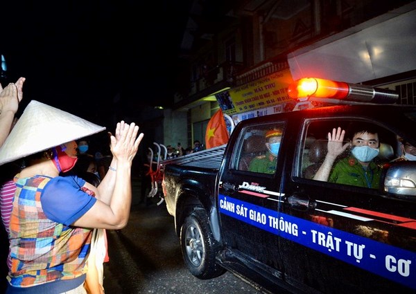 "Thôn cách ly" cuối cùng của Hà Nội đã được dỡ phong tỏa - ảnh 2