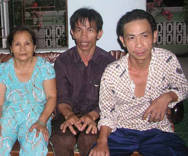 Nghị lực gia đình thương binh có 4 người con nhiễm chất độc da cam! - Anh 1