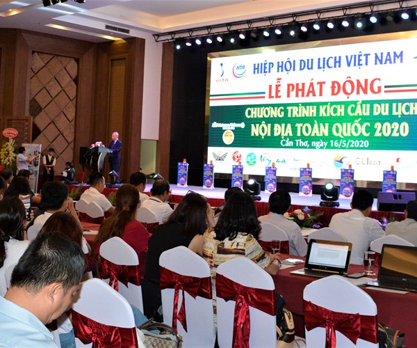 Phát động chương trình Kích cầu du lịch nội địa toàn quốc 2020 - Anh 1