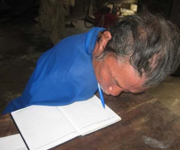 Học tập và làm theo tư tưởng, đạo đức, phong cách Hồ Chí Minh: “Ngắm lại”... Hoa Xuân Tứ - Anh 2