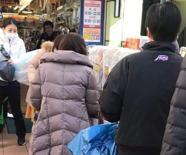Tokyo (Nhật Bản) có thể dỡ bỏ tình trạng khẩn cấp vào ngày mai - Anh 1
