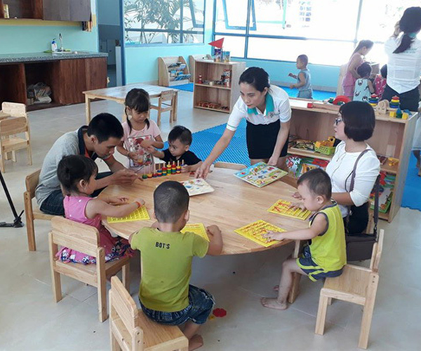 Chăm sóc trẻ mầm non tại khu công nghiệp - Anh 1