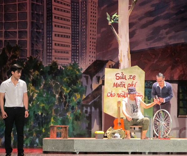 Tác giả Chu Thơm tái xuất với vở kịch “Hoa sen lửa” trên sân khấu Nhà hát Lớn - Anh 4