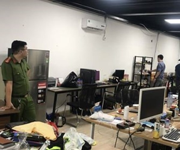 Hà Nội: Triệt phá đường dây tổ chức đánh bạc lên tới hàng chục nghìn tỉ - Anh 1