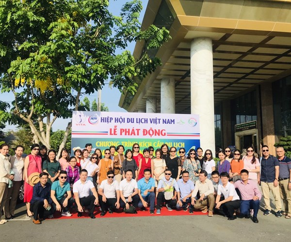 Khách quốc tế giảm 98,3%, trông chờ vào du lịch nội địa - Anh 2