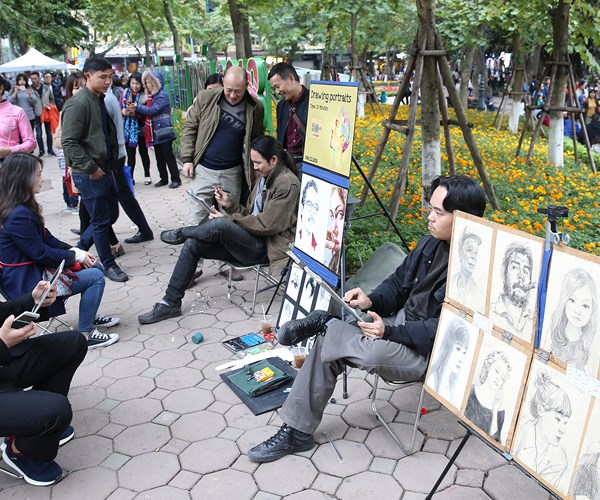 Hà Nội sôi động đón năm mới - Anh 3