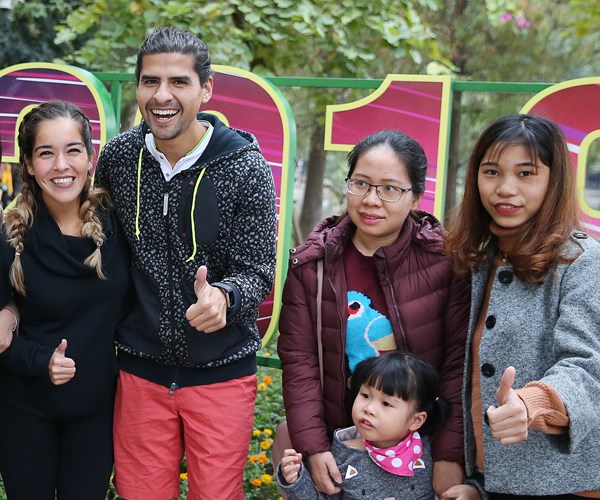 Hà Nội sôi động đón năm mới - Anh 5