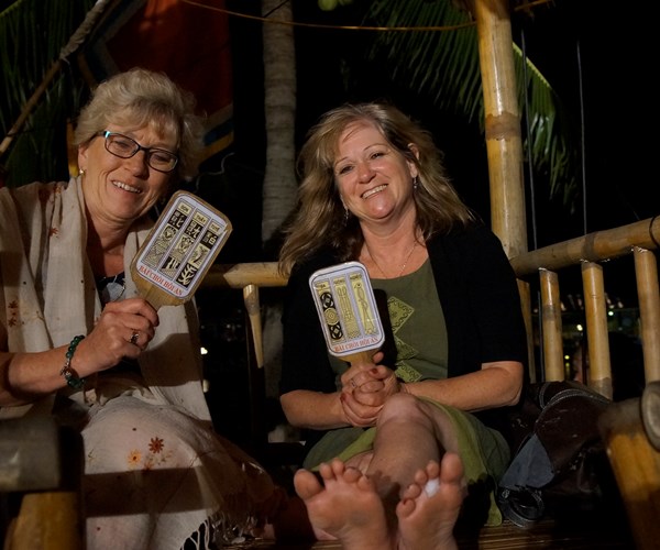 Cùng nguyện cầu thế giới bình an tại phố cổ Hội An - Anh 2