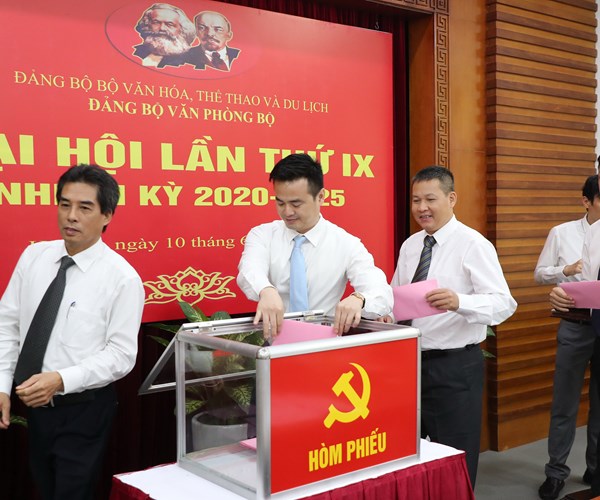 Ông Nguyễn Thái Bình tái đắc cử Bí thư Đảng ủy Văn phòng Bộ VHTTDL - Anh 6