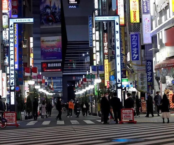 Tokyo dỡ bỏ cảnh báo, chuyển sang giai đoạn 3 nới lỏng hạn chế xã hội - Anh 1
