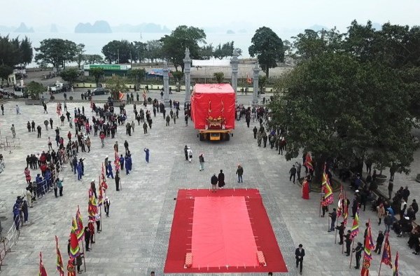 Hoàn thành di dời tượng Đức Ông Hưng Nhượng Đại Vương Trần Quốc Tảng - Anh 1