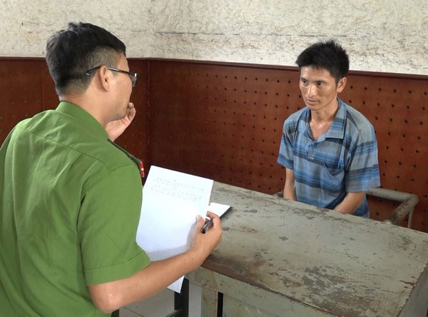 Bắt đối tượng mua bán trái phép 12.000 viên ma túy tổng hợp - Anh 1