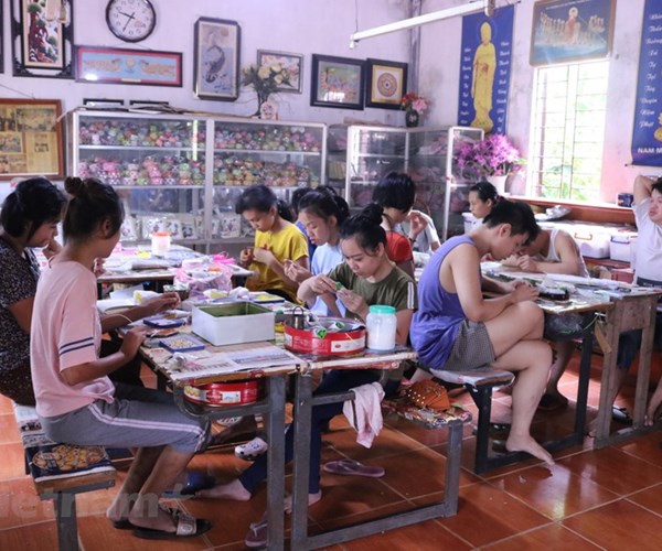 Người mẹ của trung tâm dạy nghề thiện nguyện cho trẻ khuyết tật - Anh 2