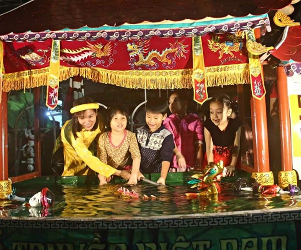 “Buộc” cuộc đời với rối - Anh 1