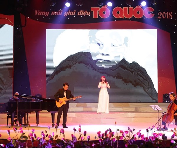 Chương trình nghệ thuật “Vang mãi giai điệu Tổ quốc”: Những giai điệu mang dáng hình đất nước - Anh 8