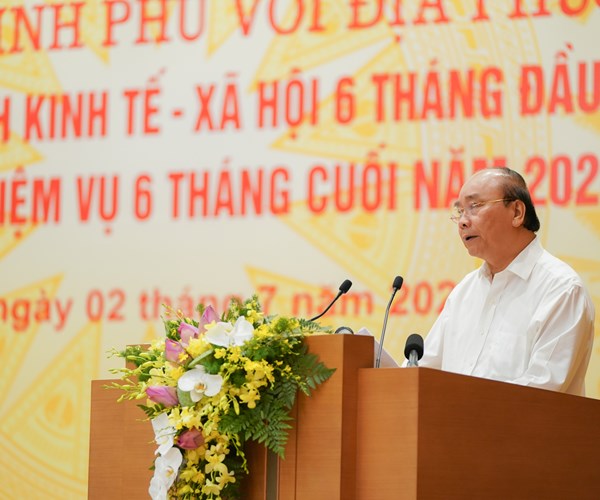 Thủ tướng chủ trì hội nghị trực tuyến Chính phủ với các địa phương - Anh 1