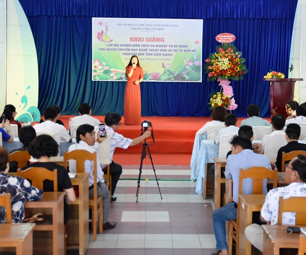 Kiên Giang mở lớp kỹ năng cho người truyền dạy Đờn ca tài tử - Anh 1