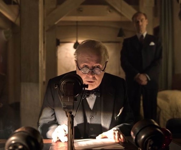 Gary Oldman chiến thắng “Quả cầu Vàng”  với “Giờ đen tối” - Anh 2