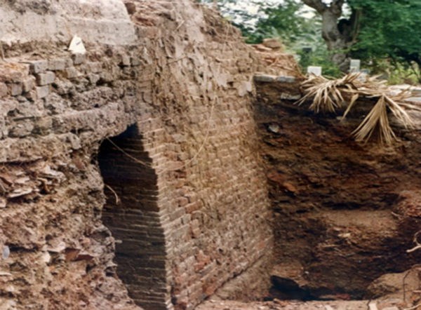 Lò gốm Hưng Lợi (TP.HCM): Ai dám nói đây là di tích? - Anh 2