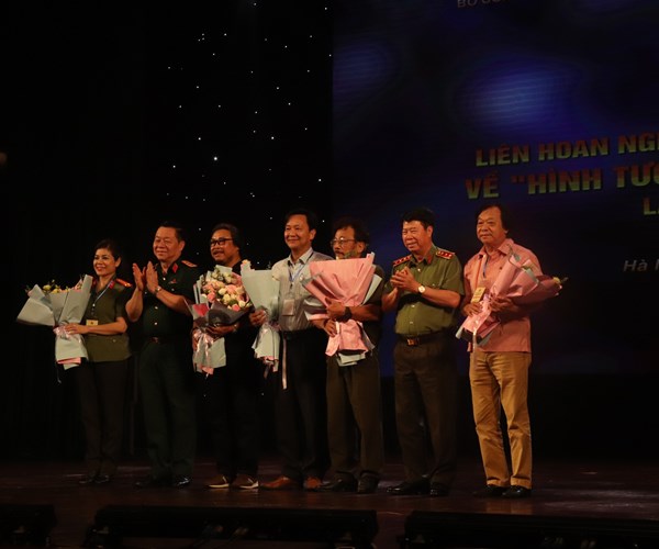 Khai mạc Liên hoan Sân khấu về “Hình tượng người chiến sĩ CAND” - Anh 3