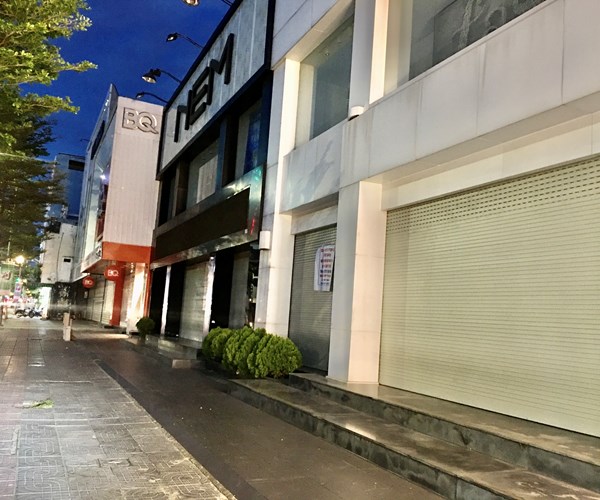 Da Nang chap hanh nghiem ngat sau 3 ngay thuc hien gian cach xa hoi - Anh 1