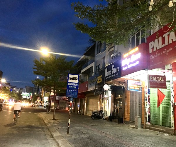 Da Nang chap hanh nghiem ngat sau 3 ngay thuc hien gian cach xa hoi - Anh 2