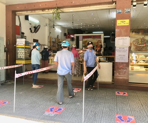Da Nang chap hanh nghiem ngat sau 3 ngay thuc hien gian cach xa hoi - Anh 8