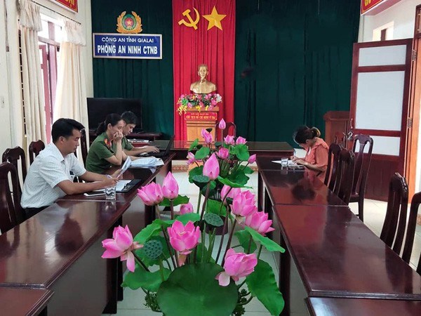 Bị xử phạt 5 triệu đồng vì đăng facebook sai sự thật về dịch Covid-19 - Anh 1