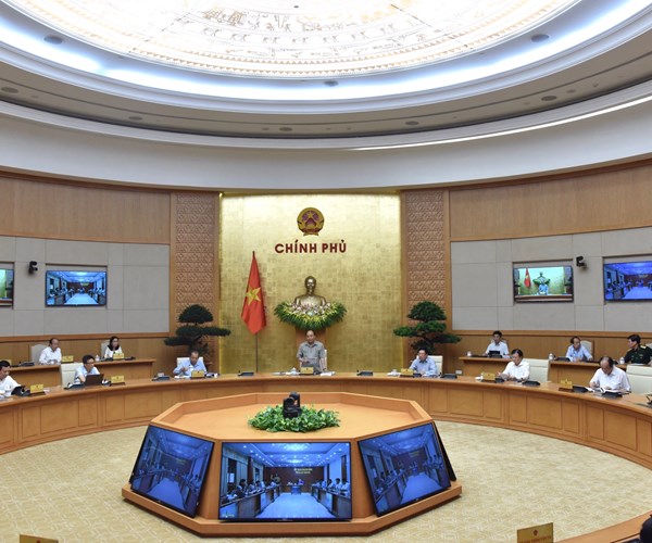 Thủ tướng: Tính toán chặt chẽ trước khi quyết định giãn cách xã hội - Anh 2