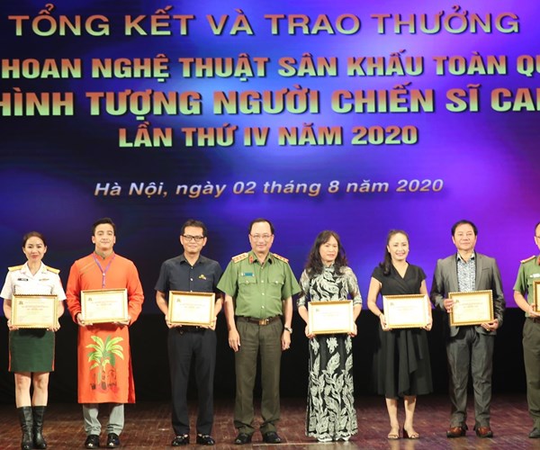 Bế mạc Liên hoan sân khấu về “Hình tượng người chiến sĩ CAND” - Anh 1