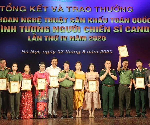 Bế mạc Liên hoan sân khấu về “Hình tượng người chiến sĩ CAND” - Anh 3