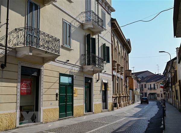 Khách quốc tế giảm mạnh, du lịch Italia thiệt hại nặng nề vì Covid-19 - Anh 1