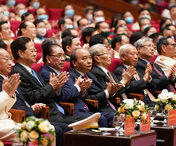 Thủ tướng: Chiến sĩ Công an phải là niềm tin, chỗ dựa vững chắc của nhân dân lúc gian nguy - Anh 1