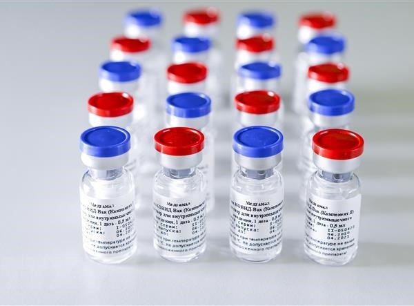 Người dân Nga có thể được tiêm vaccine ngừa Covid -19 vào giữa tháng 9 - Anh 1