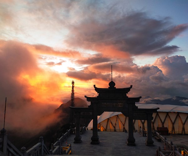 Mua Vu Lan, du khach tim ve Fansipan Sa Pa bai Phat, cau an - Anh 5