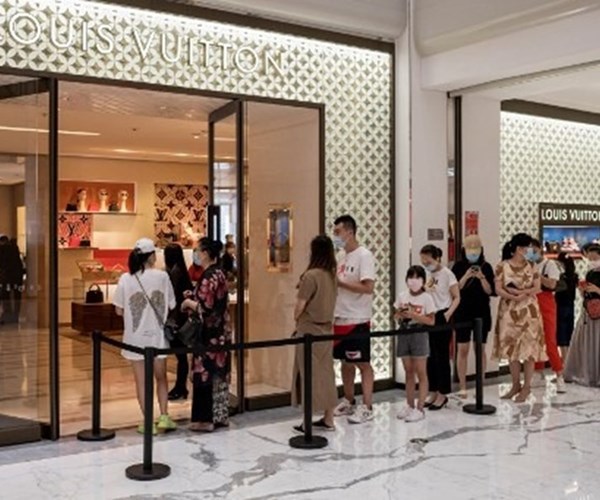 WHO dự báo thời điểm thế giới quay lại cuộc sống bình thường - Anh 1