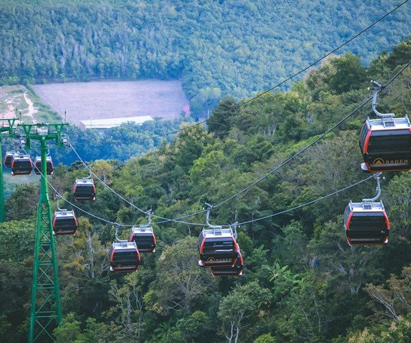 Ngoai Hoi Yen Dieu Tri Cung mua Trung thu, Tay Ninh con nhieu le hoi cuc ky doc dao - Anh 5