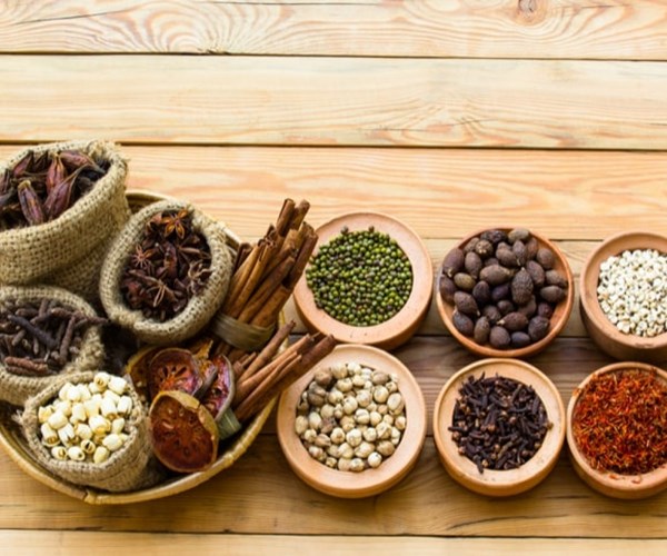 WHO phê duyệt quy trình thử nghiệm phương pháp điều trị Covid-19 bằng thảo dược - Anh 1