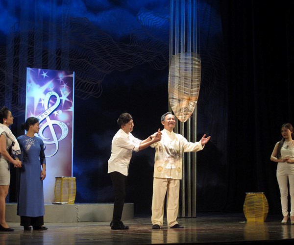 Tái diễn vở 