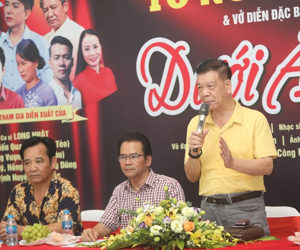 Tái diễn vở 