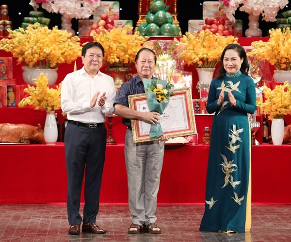 Đông đảo các thế hệ nghệ sĩ dự Lễ Giỗ tổ sân khấu dân tộc - Anh 6