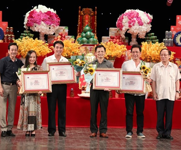 Đông đảo các thế hệ nghệ sĩ dự Lễ Giỗ tổ sân khấu dân tộc - Anh 8