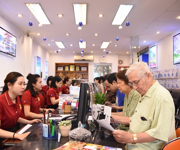 “Sốt” tour cổ vũ U23 Việt Nam - Anh 1