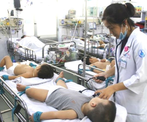 TP.HCM ghi nhận hơn 6.300 ca mắc tay chân miệng - Anh 1