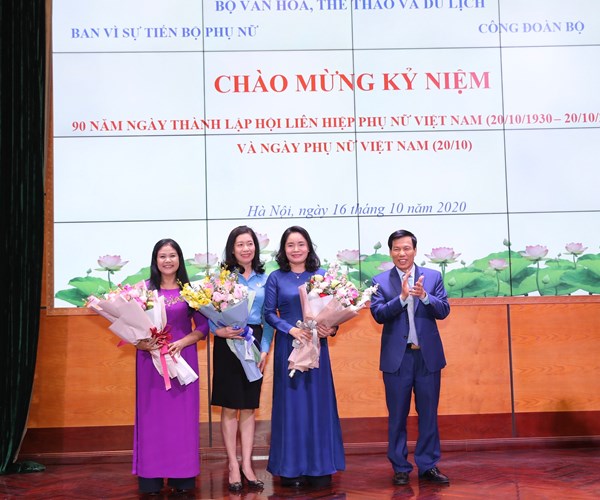 Bộ trưởng Nguyễn Ngọc Thiện:  Bộ VHTTDL rất quan tâm tới việc đào tạo, bồi dưỡng, bổ nhiệm cán bộ nữ - Anh 1