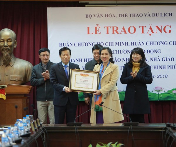 Trao tặng các danh hiệu vinh dự Nhà nước cho các cá nhân xuất sắc thuộc Bộ VHTTDL - Anh 3