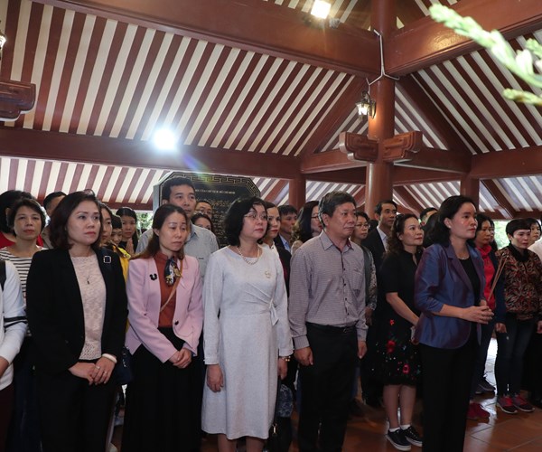 Bộ VHTTDL: Dâng hương tưởng niệm Chủ tịch Hồ Chí Minh tại Đền thờ Bác Hồ và Khu di tích K9 - Anh 2