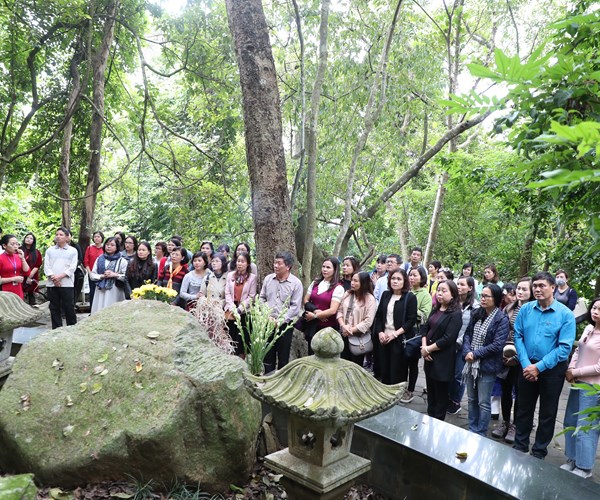 Bộ VHTTDL: Dâng hương tưởng niệm Chủ tịch Hồ Chí Minh tại Đền thờ Bác Hồ và Khu di tích K9 - Anh 6